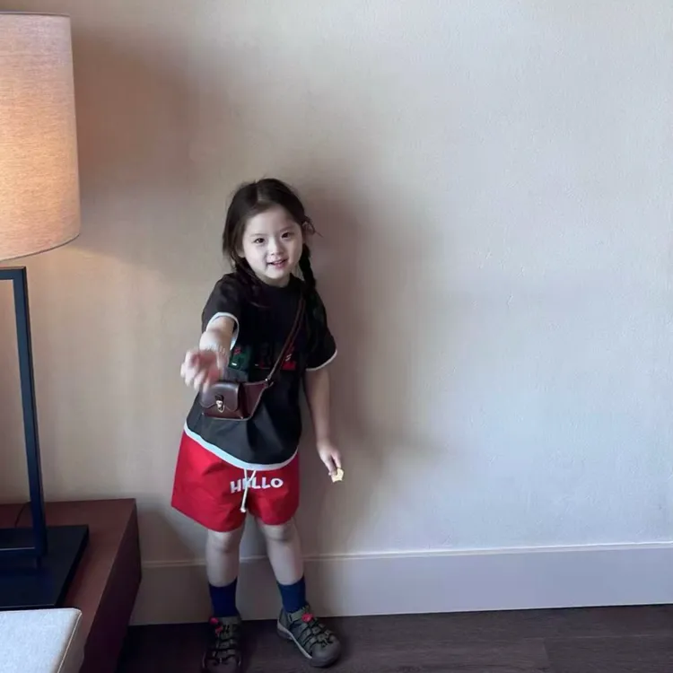 壹妈童装女童夏季休闲套装2025新款洋气女宝字母短袖红色运动短裤