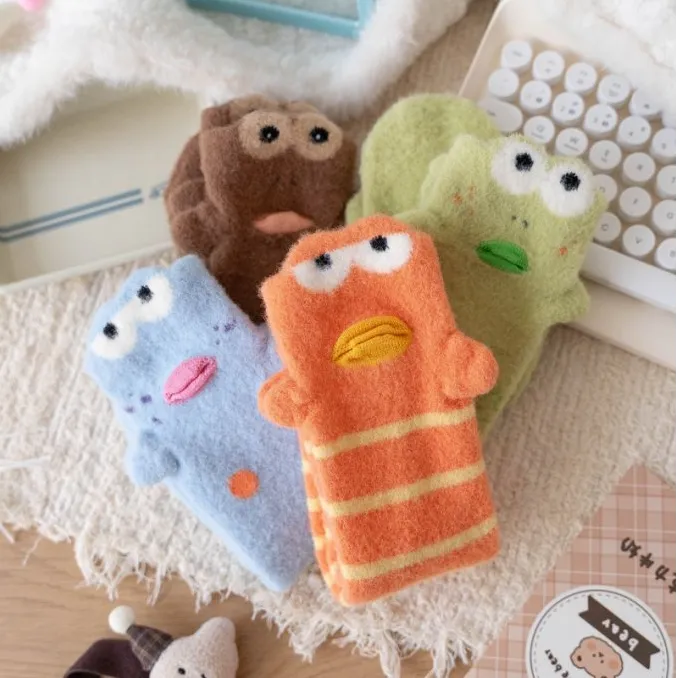 丑萌系列 加厚澳绒女袜子 保暖中筒袜秋冬季可爱风 小丑鱼袜子