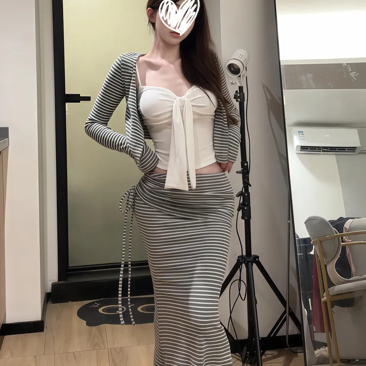 条纹开衫+白色吊带+包臀半身裙三件套纯欲御姐穿搭套装女秋00510