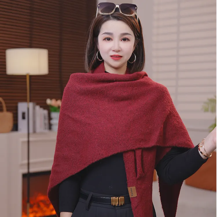 2025秋冬新款含羊毛保暖三角围巾办公室韩版女护颈外搭大号披肩