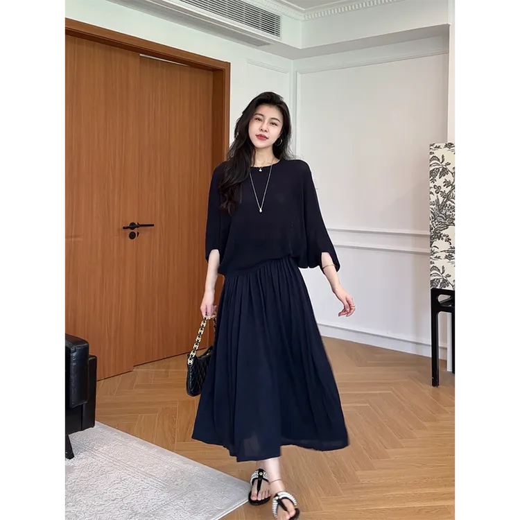 【现货】张阿星松弛慵懒老钱风蝙蝠袖上衣半裙套装  W425A07756