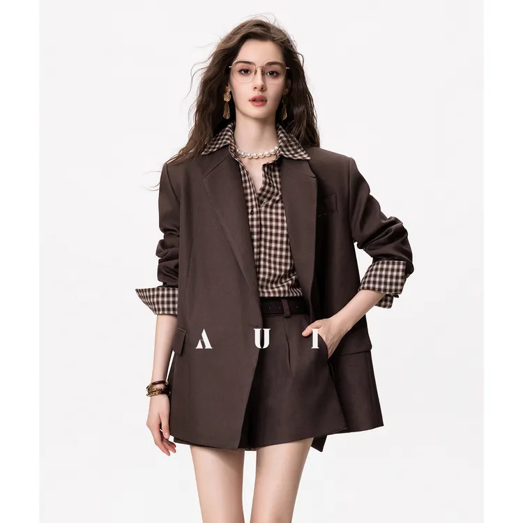 AUI法式英伦风宽松西装格纹外套女2025秋季显瘦短裤套装25W040757