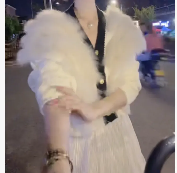时尚潮流百搭精品女装dgd4857