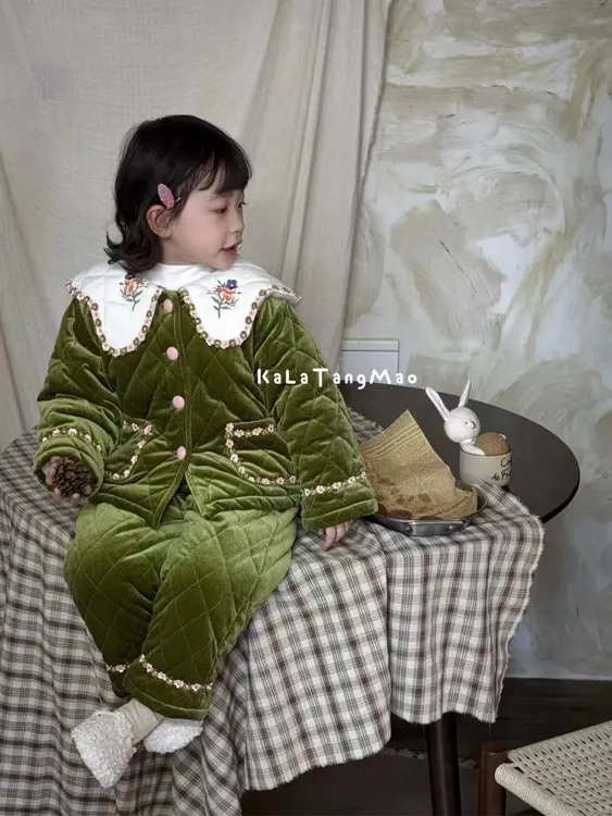卡拉糖猫领子刺绣款睡衣套装