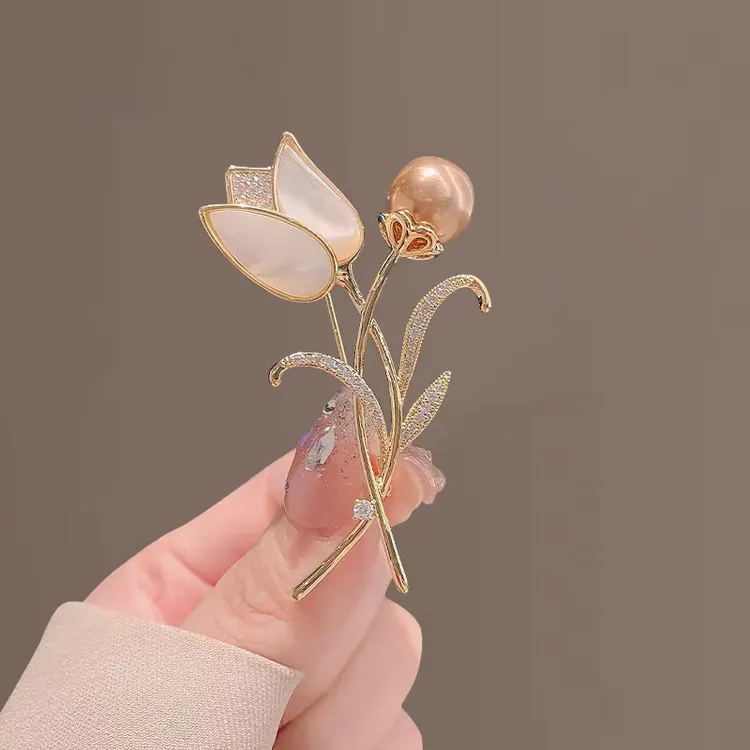 锌合金胸针 郁金香女士高档珍珠水晶胸花气质别针大衣西装胸针