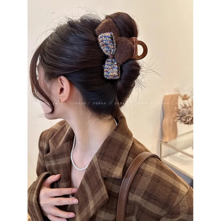 树莓果酱~高级感毛呢蝴蝶结抓夹女后脑勺发夹秋冬鲨鱼夹2024新款