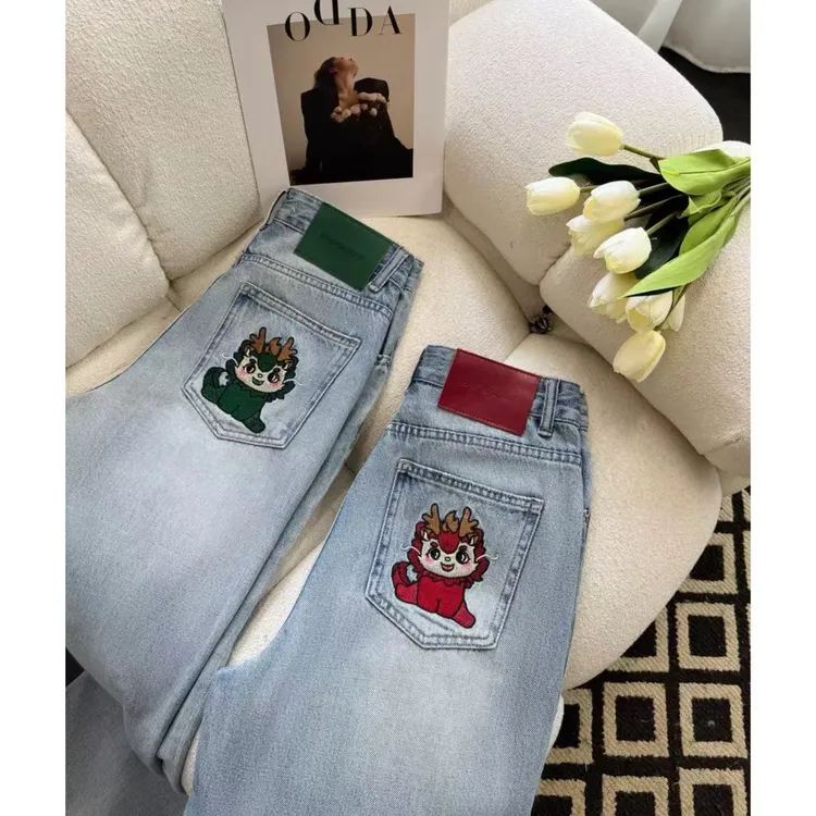 龙年卡通图案刺绣牛仔裤2024秋季新款欧货欧货高腰垂感阔腿直筒裤