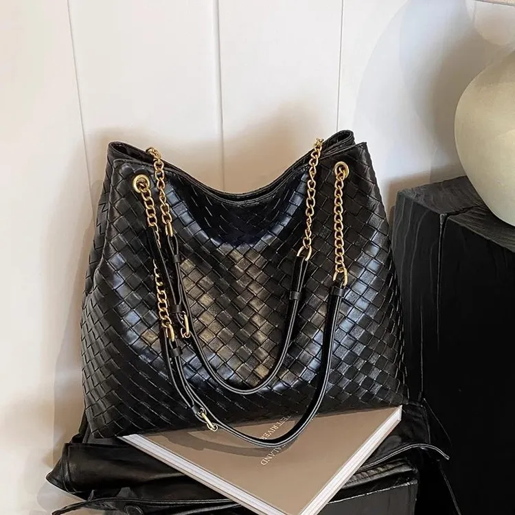 高级质感大容量包包女2025新款复古单肩包洋气质感通勤链条托特包