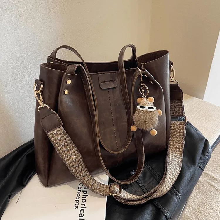 大容量托特包包女秋冬时尚复古单肩包宽带斜挎包大学生上课通勤包