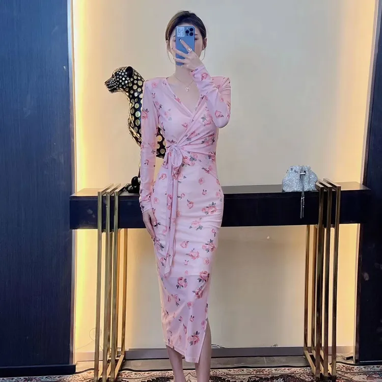 2025春夏款网纱V领绑带长袖人间星河显瘦包身修身百搭开衩连衣裙