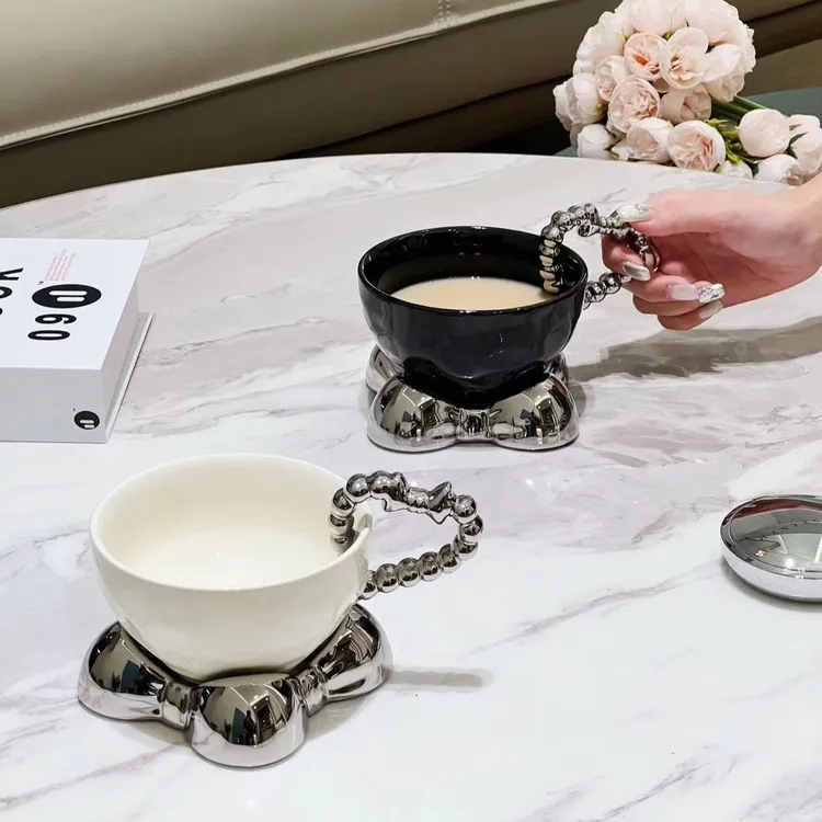 高颜值陶瓷杯碟套装设计感小众咖啡杯高档精致黑色礼物拉花咖啡杯