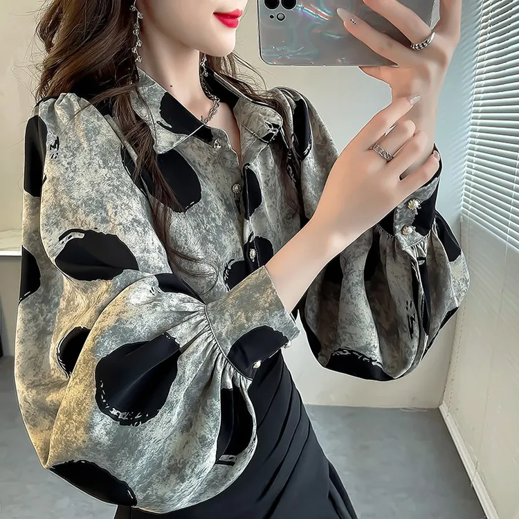 秋季新款风情万种的衬衫女宽松遮肉设计感灯笼袖衬衣独特别致上衣