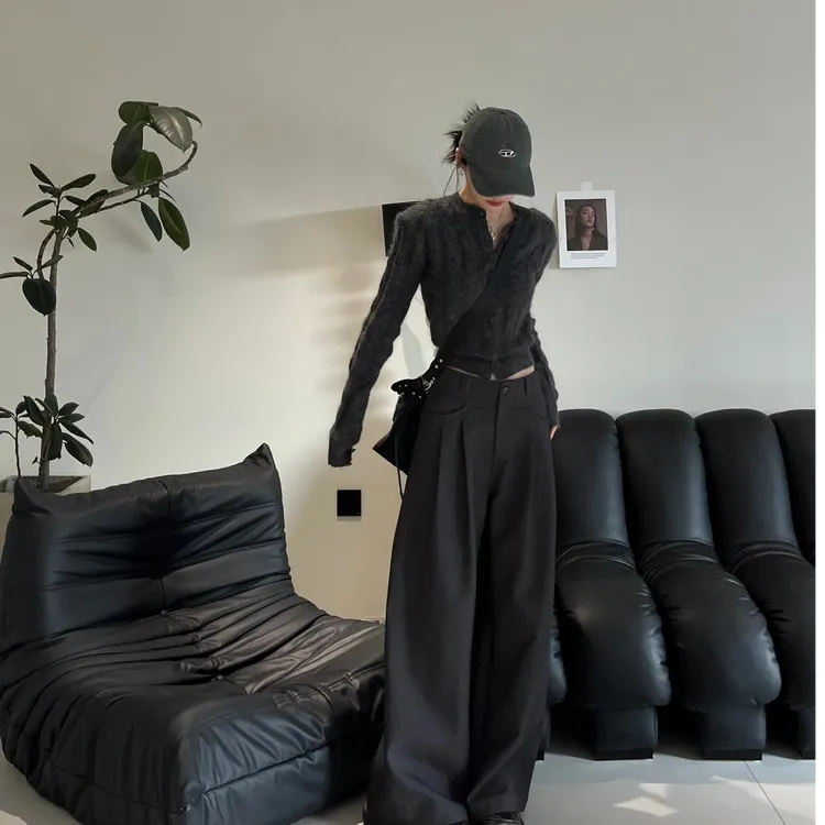 2025早秋时尚打底针织衫休闲显瘦百搭设计感小众打底针织气质长袖