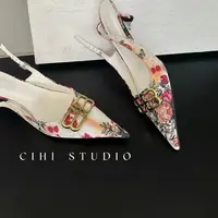 Cihi設計/482-繁花槿-尖头带花双扣后空凉鞋气质款！！