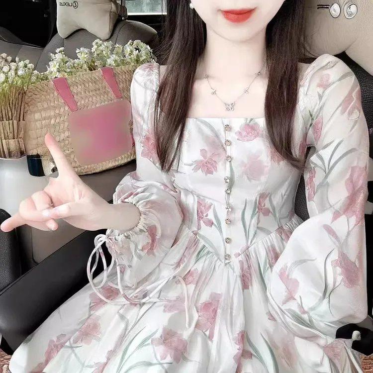 2024早春法式浪漫白色碎花公主连衣裙度假风超好看仙女长裙子