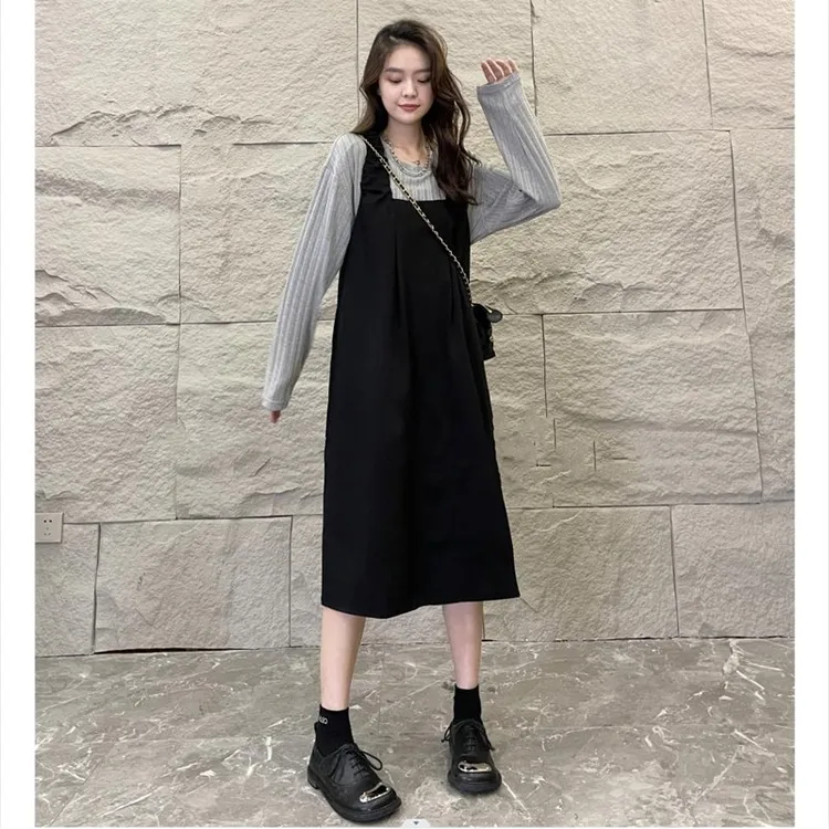 早秋休闲长袖上衣女新款大码微胖mm显瘦加大宽松背带裙两件T恤潮
