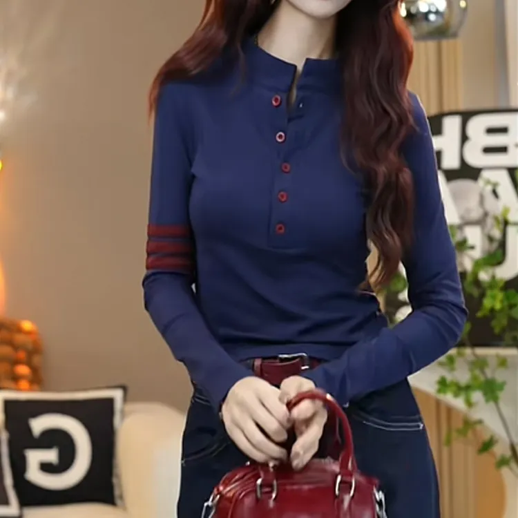 撞色纽扣设计加绒修身长袖T恤女秋冬季洋气半高领蓝色打底上衣潮