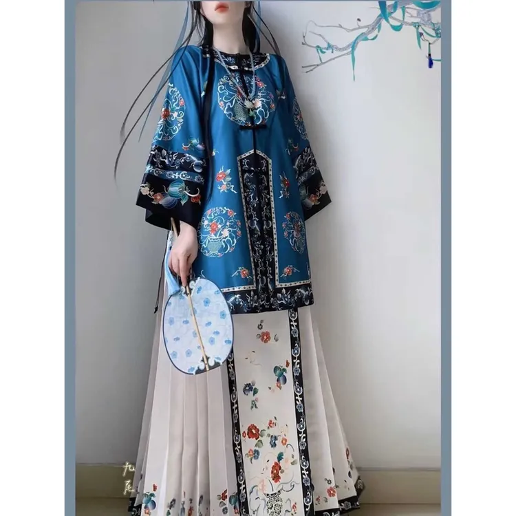 【满满】清汉女旗装复原对襟圆领古董民族服装重工印花马面春夏款