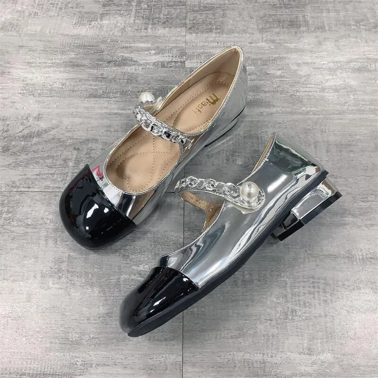 2025年春秋季新款法式方头小香风玛丽珍单鞋女一字带银色大码女鞋