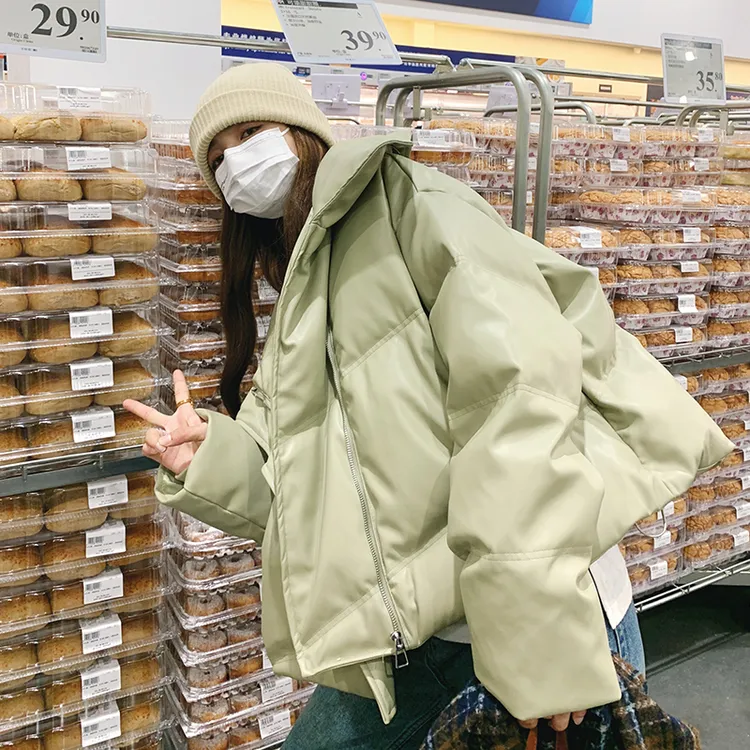 绿色pu皮羽绒服女冬季2024新款小个子高级感90白鸭绒面包服厚外套
