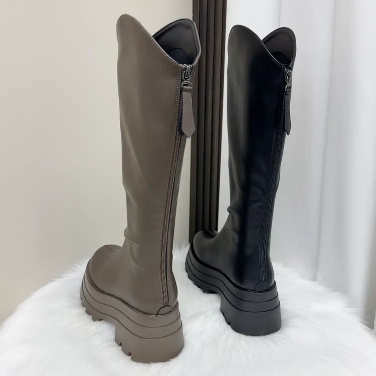 大筒围鞋子2025年胖妹妹小个子时尚百搭7cm增高靴后拉链弹力皮靴