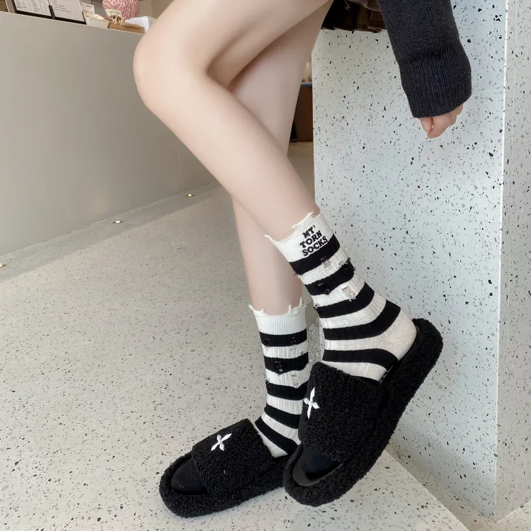 破洞袜子女ins风百搭刺绣字母袜子韩版潮袜女街头百搭潮流袜子