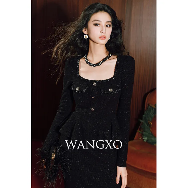 WANGXO 【安妮小姐】 亮丝假两件荷叶摆小香连衣裙  2401315W