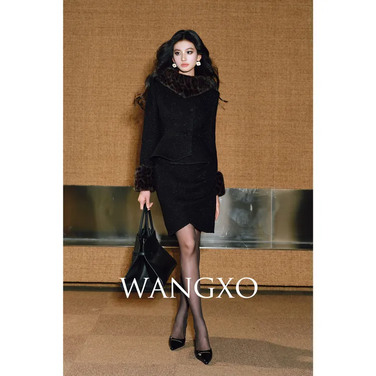 WANGXO  轻奢不对称荷叶上衣  2401129W