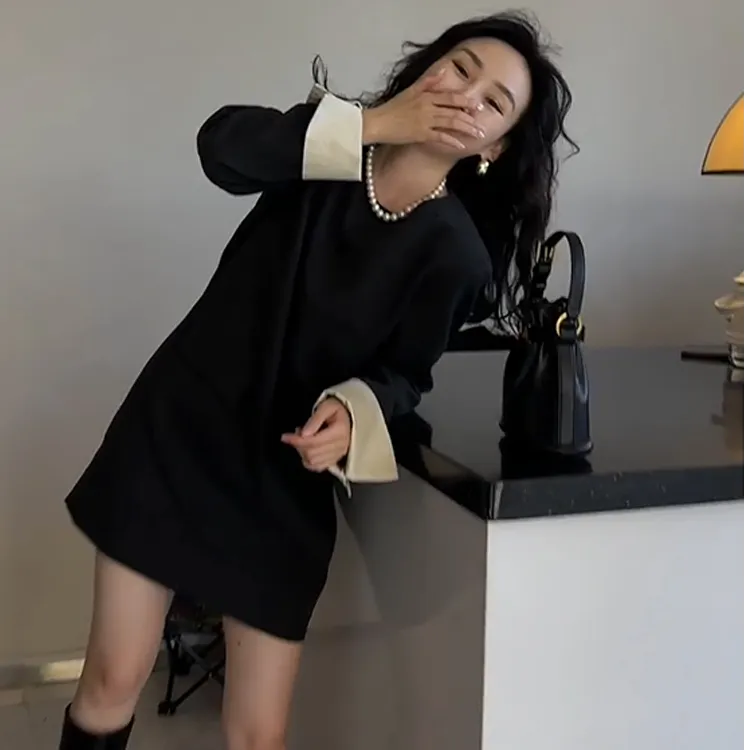 法式赫本风黑色连衣裙女秋季2024新款高级感老钱风松弛感女装贵气