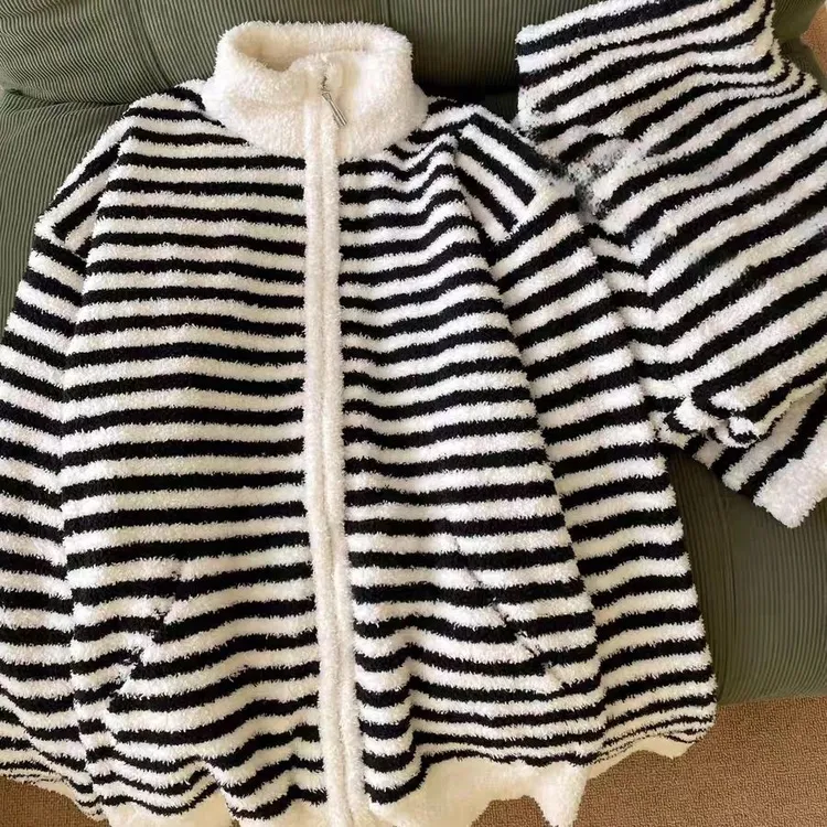 冬季新款睡衣女珊瑚绒条纹加绒加厚保暖宽松大码可外穿家居服套装