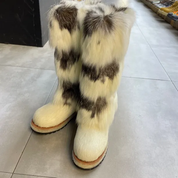 女士冬季高通保暖靴子