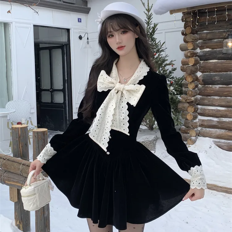 越韩小鱼 松露黑巧 复古法式小香黑色丝绒连衣裙女蕾丝拼接公主裙