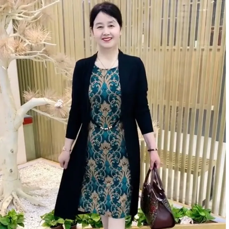 秋季新款妈妈装时尚洋气减龄百搭气质遮肉显瘦中长款假两件连衣裙