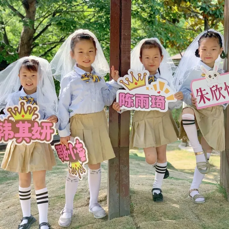 沫朵薇儿童发光公主小头纱夜市批发短款拍照登记领证蝴蝶结头饰