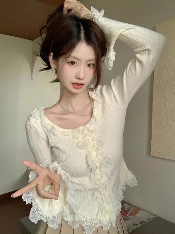 打底气质风蕾丝花边长袖毛衣女装秋季不规则修身短款上衣收腰木耳