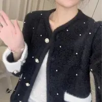 圆领钉珠拼色领口短款小香风针织开衫毛衣外套女