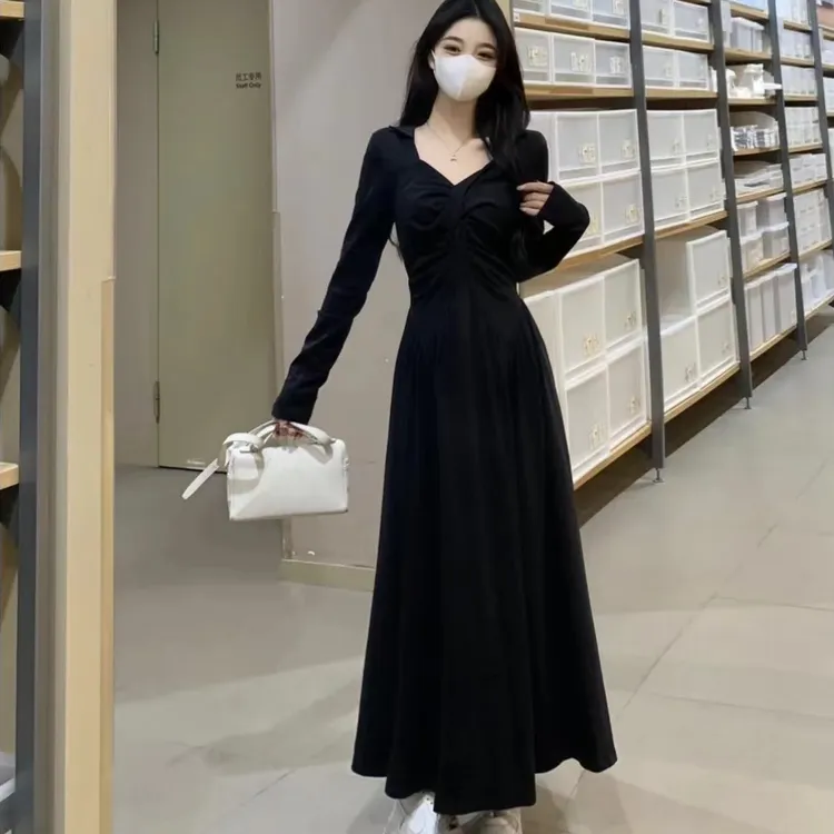 秋季新款法式时尚气质高级感连衣裙子女装微胖宽松显瘦赫本风长裙