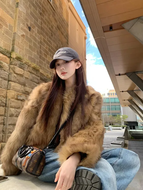 复古毛毛外套女2025年冬季流行风格高级感时尚百搭慵懒风毛毛上衣