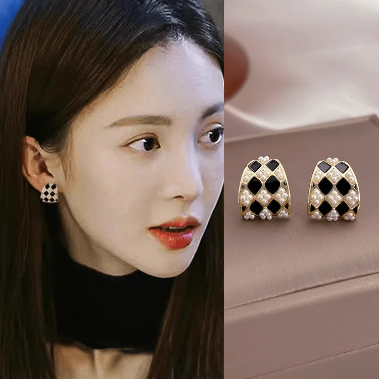 合金耳饰 小香风棋盘格轻奢黑色菱形耳饰精致百搭气质法式耳钉女