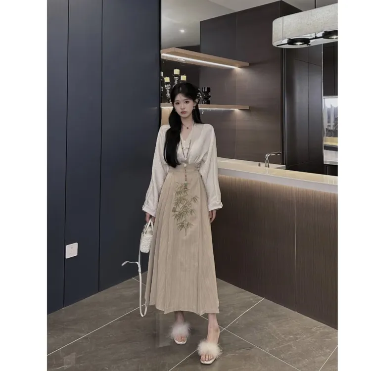 掌上明珠2023秋季新款国风马面裙套装新中式复古汉服长袖两件套女