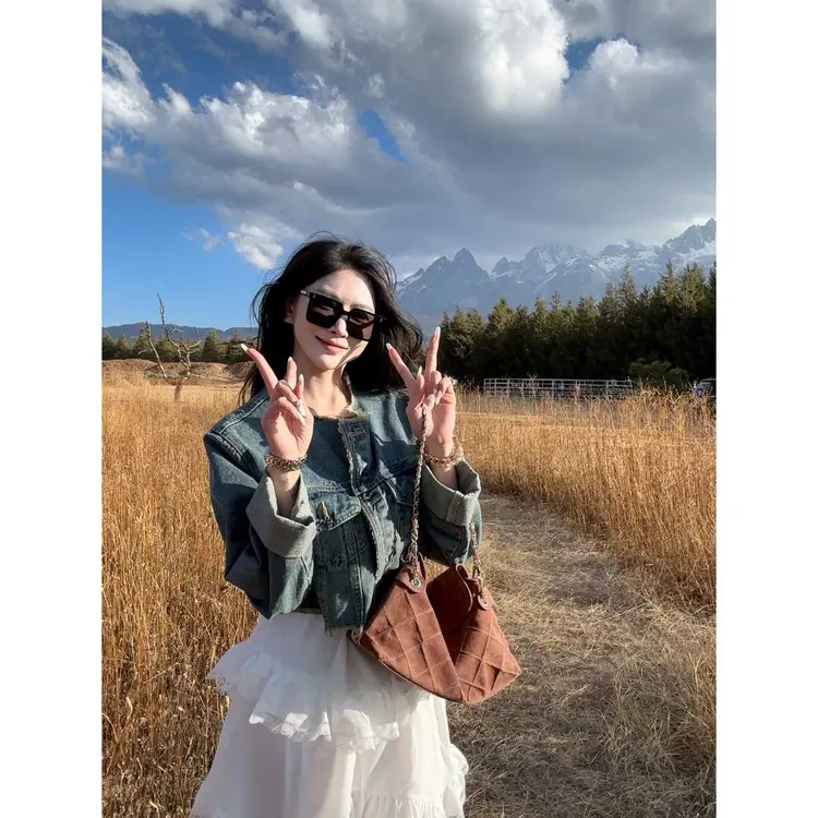 圆领短款牛仔外套女25秋季新款设计感小众百搭蓝色夹克上衣