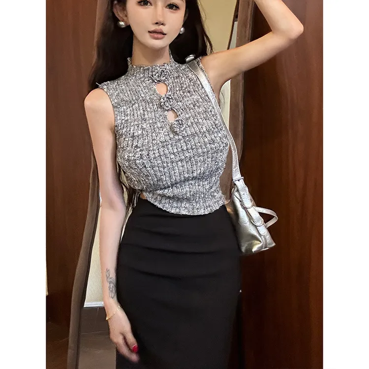 花朵镂空针织背心女2025年冬季新款设计感显瘦短款无袖上衣