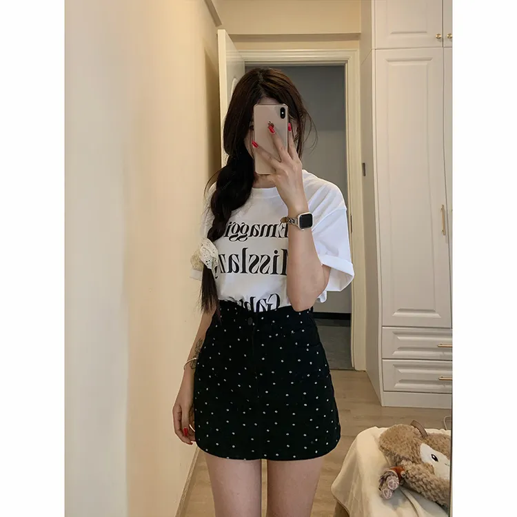 韩系碎花黑色牛仔裙女2025冬季新款减龄包臀高腰百搭显瘦半身裙