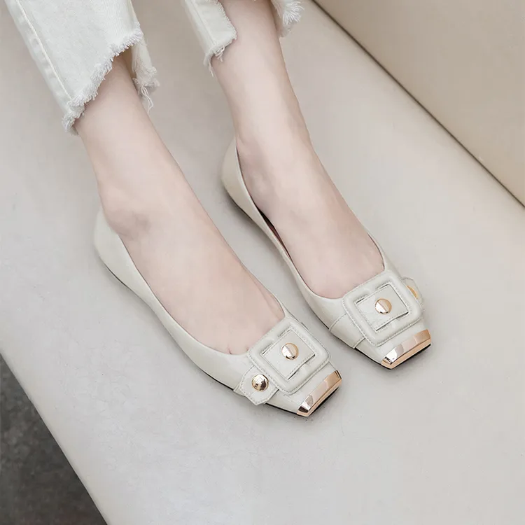卡美多2024欧美复古方头扣子浅口单鞋平底百搭女鞋19908