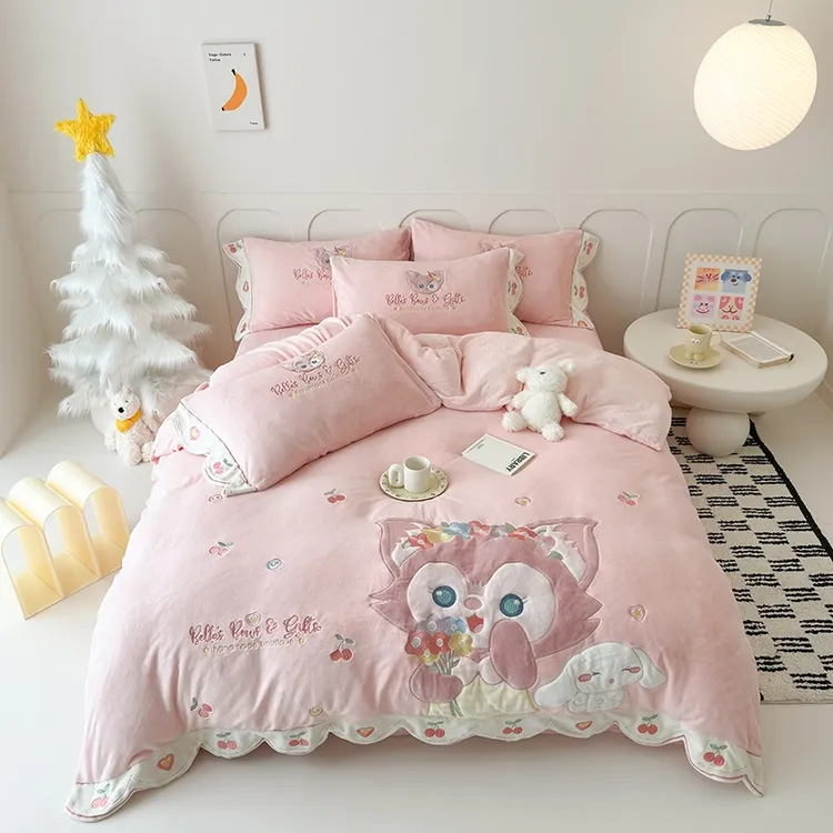 2024新款亲肤舒适牛奶绒四件套大版卡通贴布绣-花朵贝贝