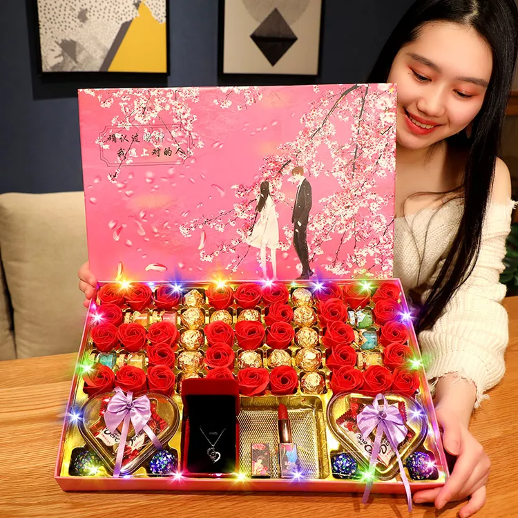 38女神节巧克力糖果创意玫瑰礼盒装礼物送女友异地恋表白生日礼品