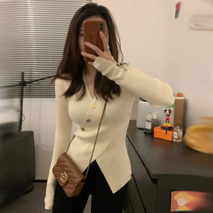 秋冬新款针织衫上衣女设计感V领不规则修身显瘦百搭小众打底毛衣