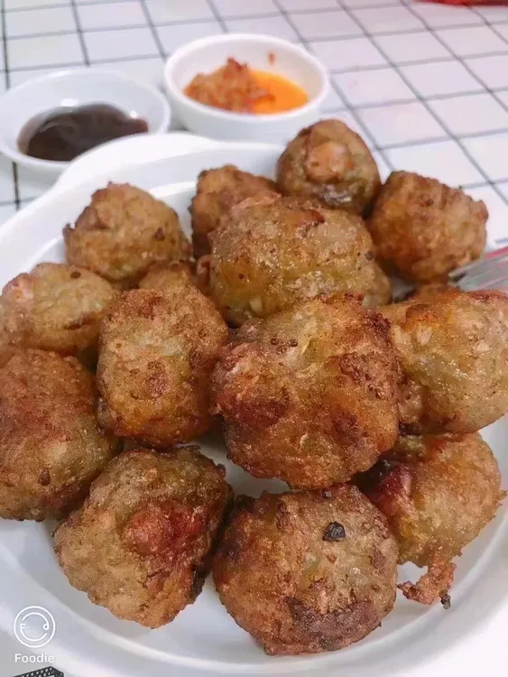 【顺丰快递】【甲子菜头丸】热完油放菜头丸时火关小煎金黄色酱油蚝油