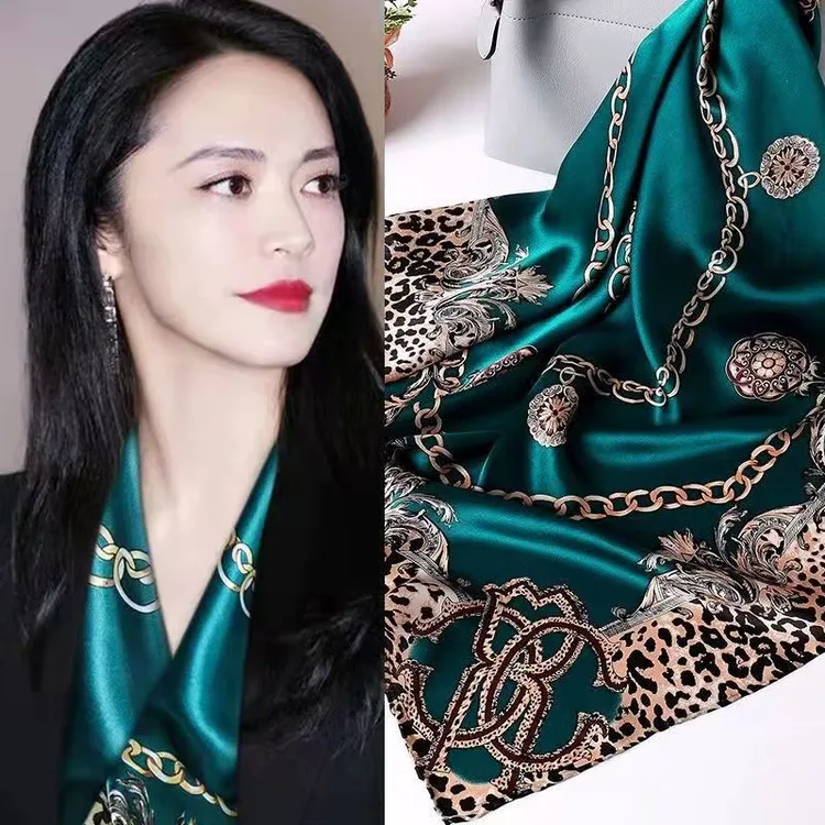 时尚新款丝巾女韩版90大方巾披肩春秋冬款围巾防晒百搭头巾