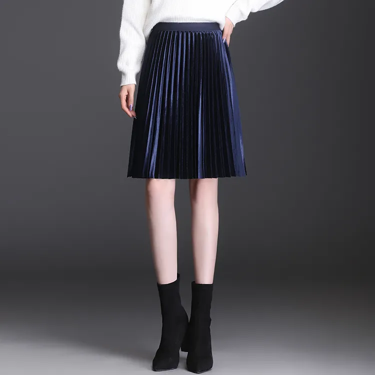 金丝绒短裙半身裙女2025秋冬新款A字高腰丝绒小个子春秋打底裙子